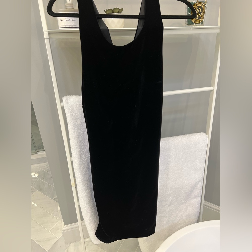 Elizabeth & James black velvet sleeveless cocktail dress
